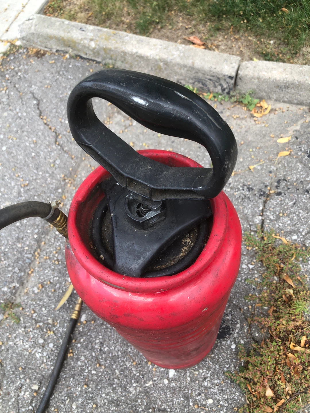 Red Garden Sprayer with Hose - photo 2