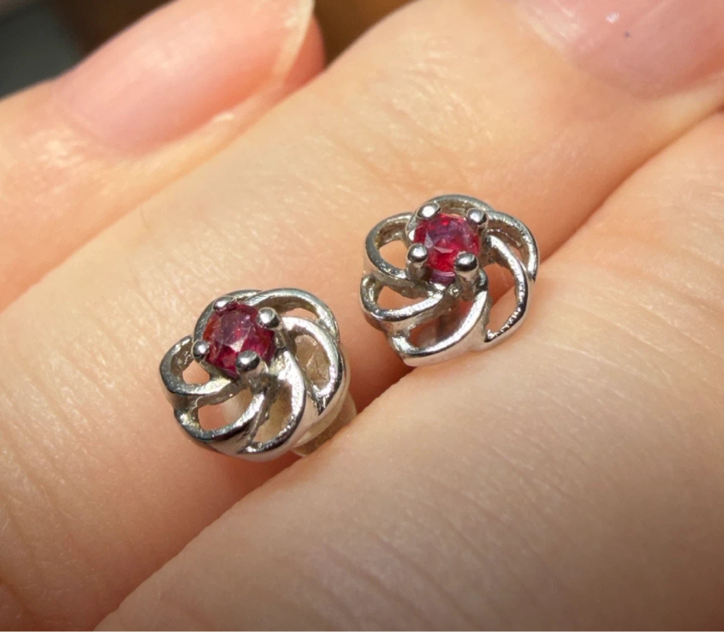 Sterling Silver Flower Nature Ruby Stone Stud Earrings - photo 3