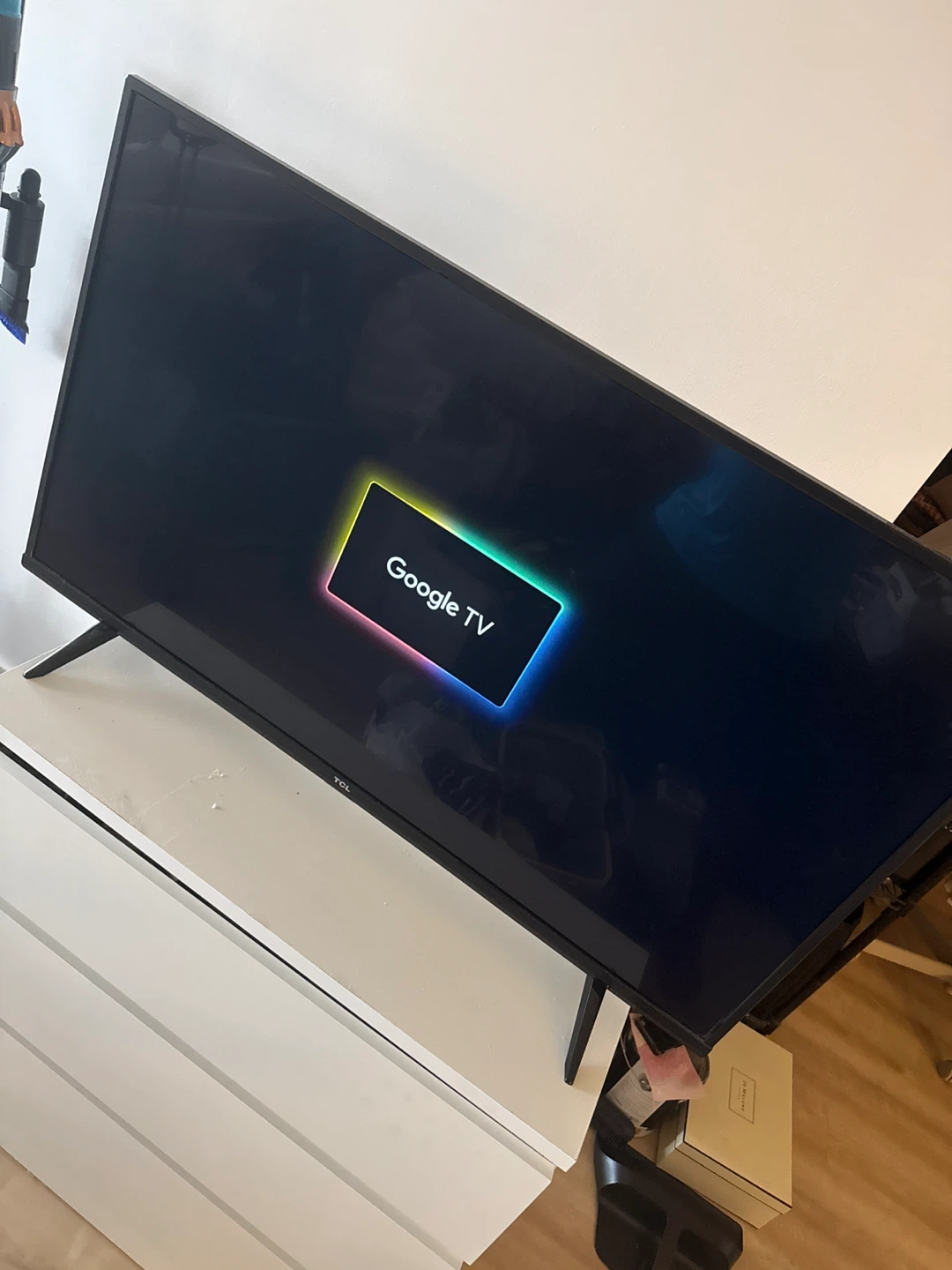 TCL TV 43” - photo 2