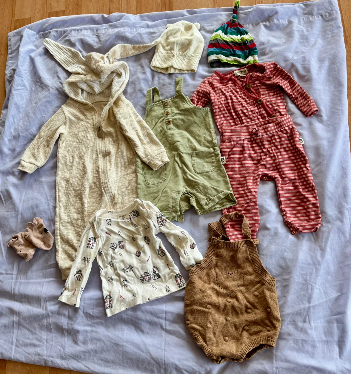 FREE 100% Cotton Unisex baby 6-9 m clothing