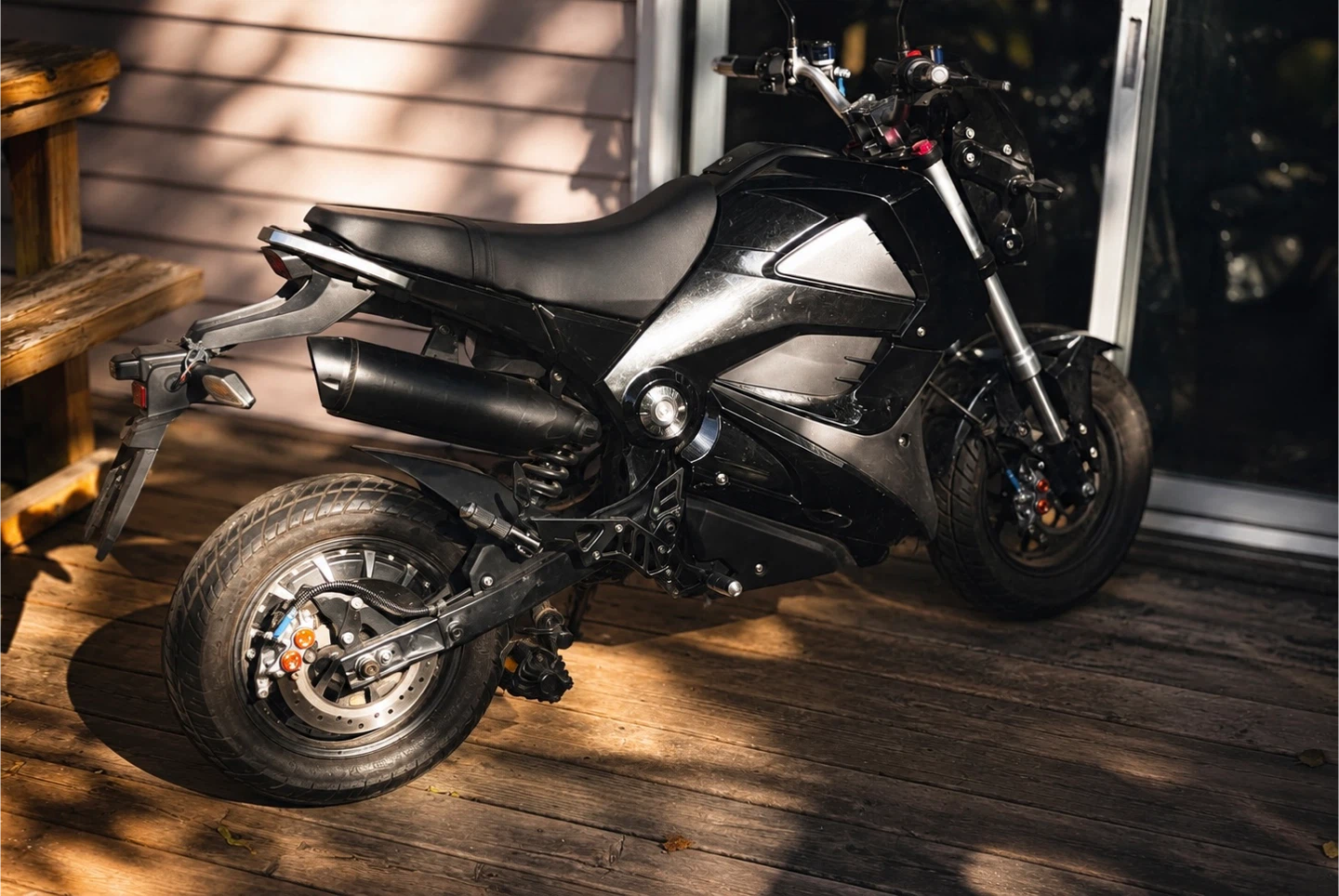 Knight turbo motorcycle style 72v (batteries work)