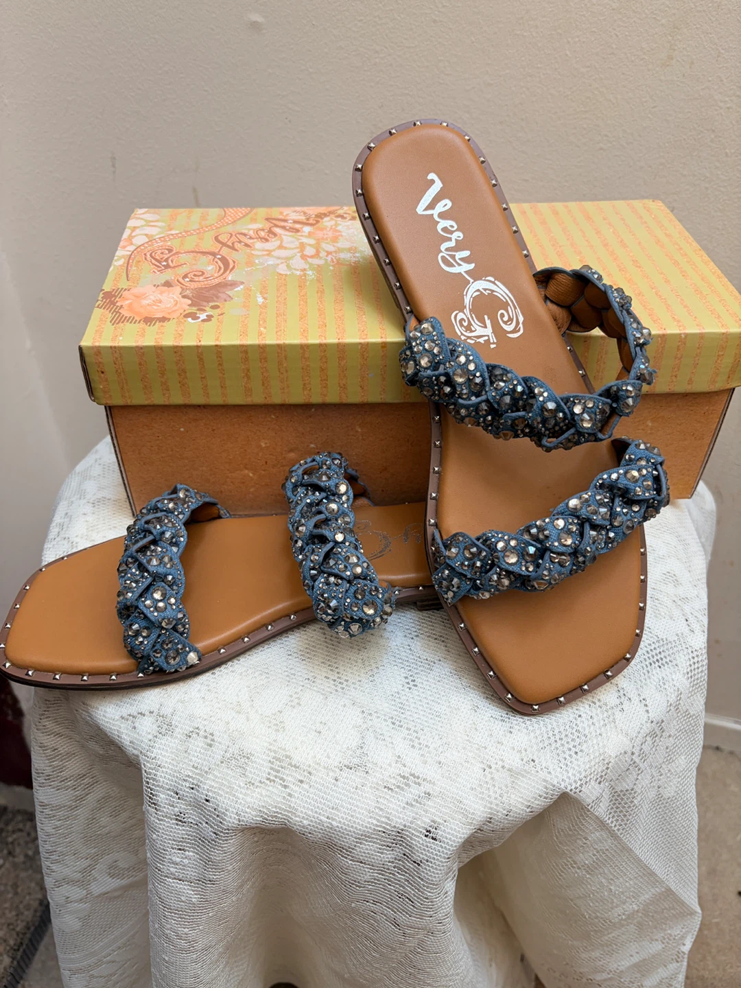 Very Gypsy Jazz Twisty 2 Blue Embellished Slide Sandals Size 8