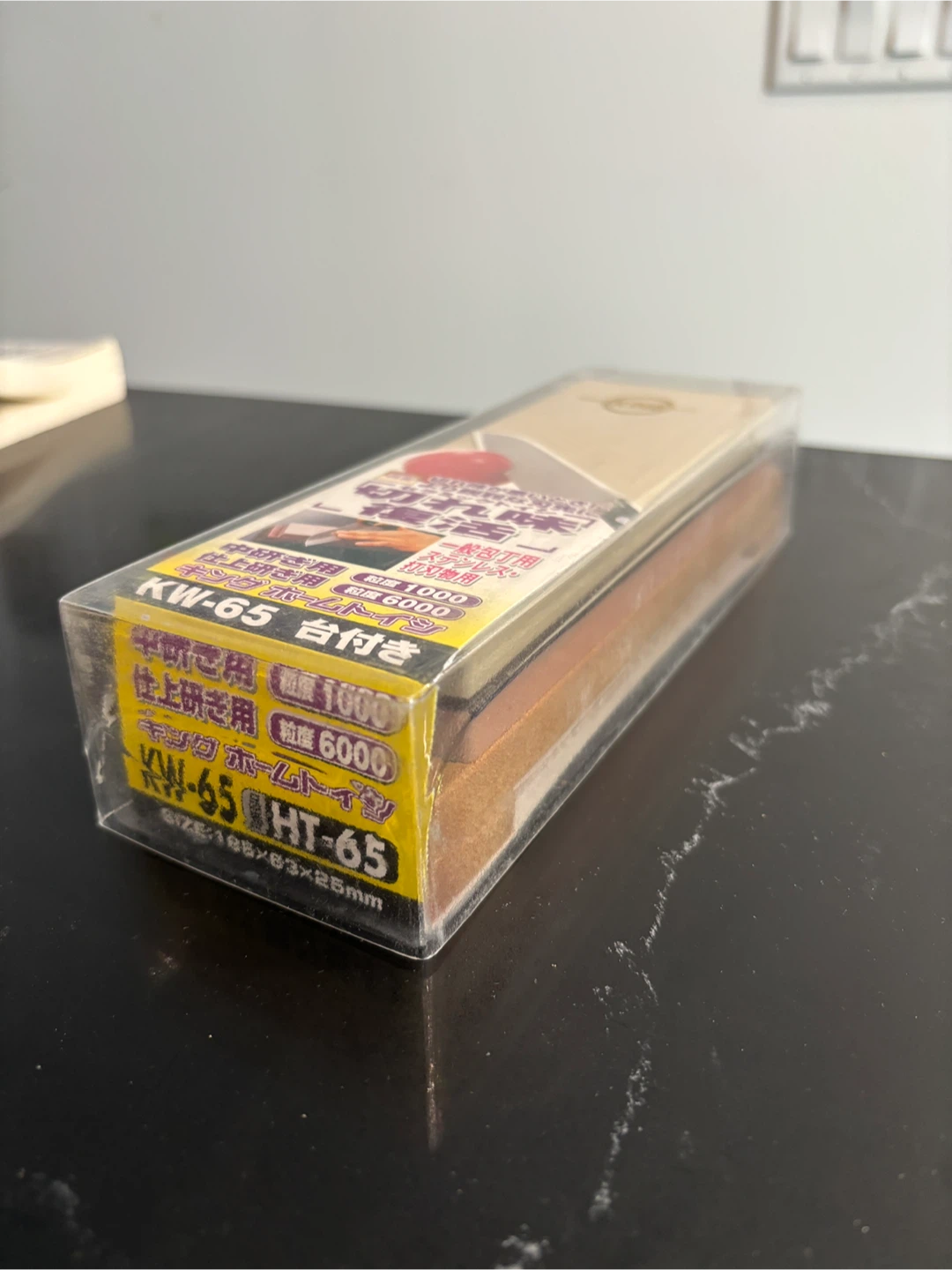 King KW65 1000/6000 Grit Combination Whetstone with Plastic Base - photo 2