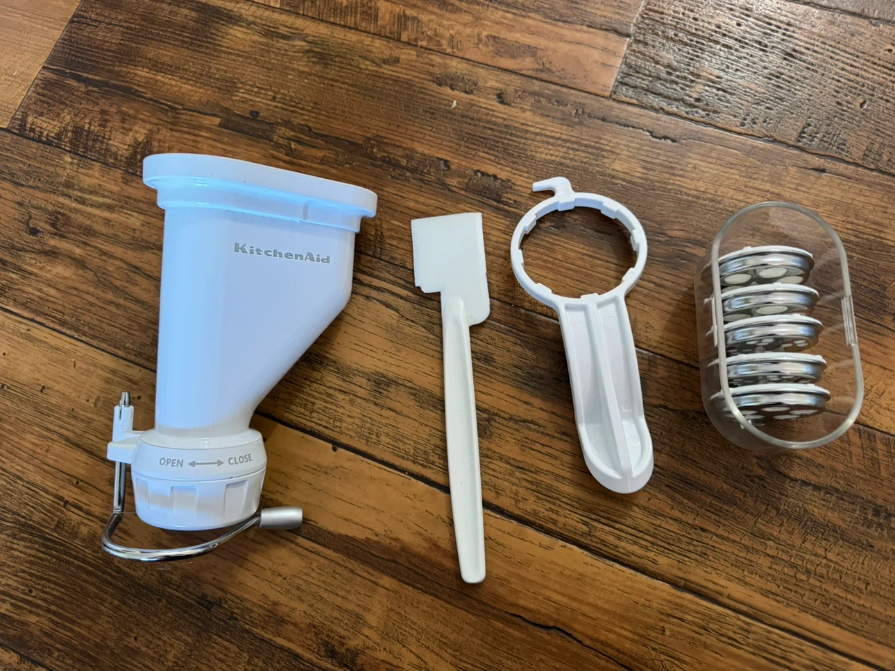 KitchenAid Hand Mixer / Attachment Parts – For Parts Only - photo 2