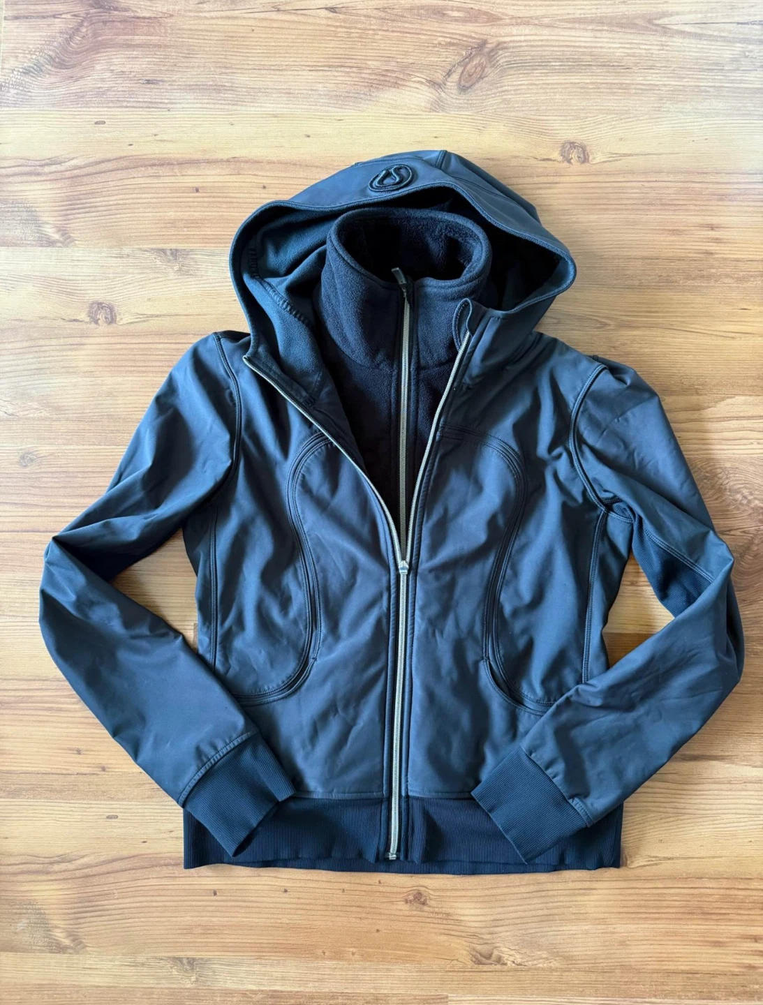 Lululemon Uba Hoodie Softshell size 8 (medium) in EUC - photo 4