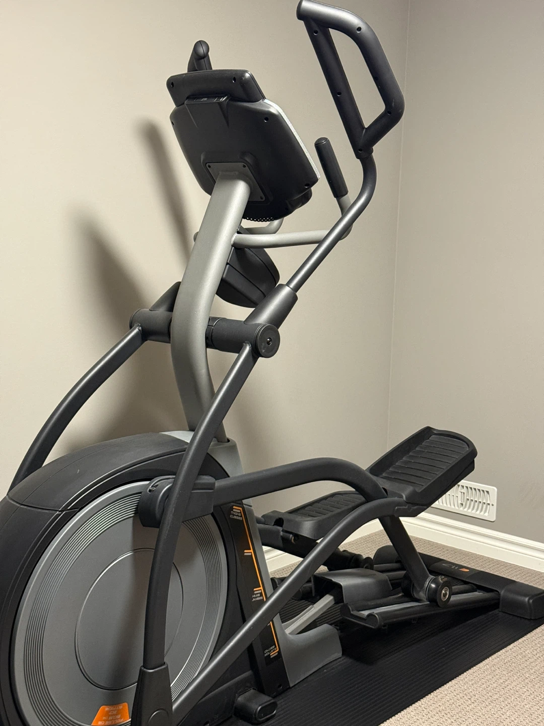 NordicTrack E11.7 Elliptical Trainer - photo 4