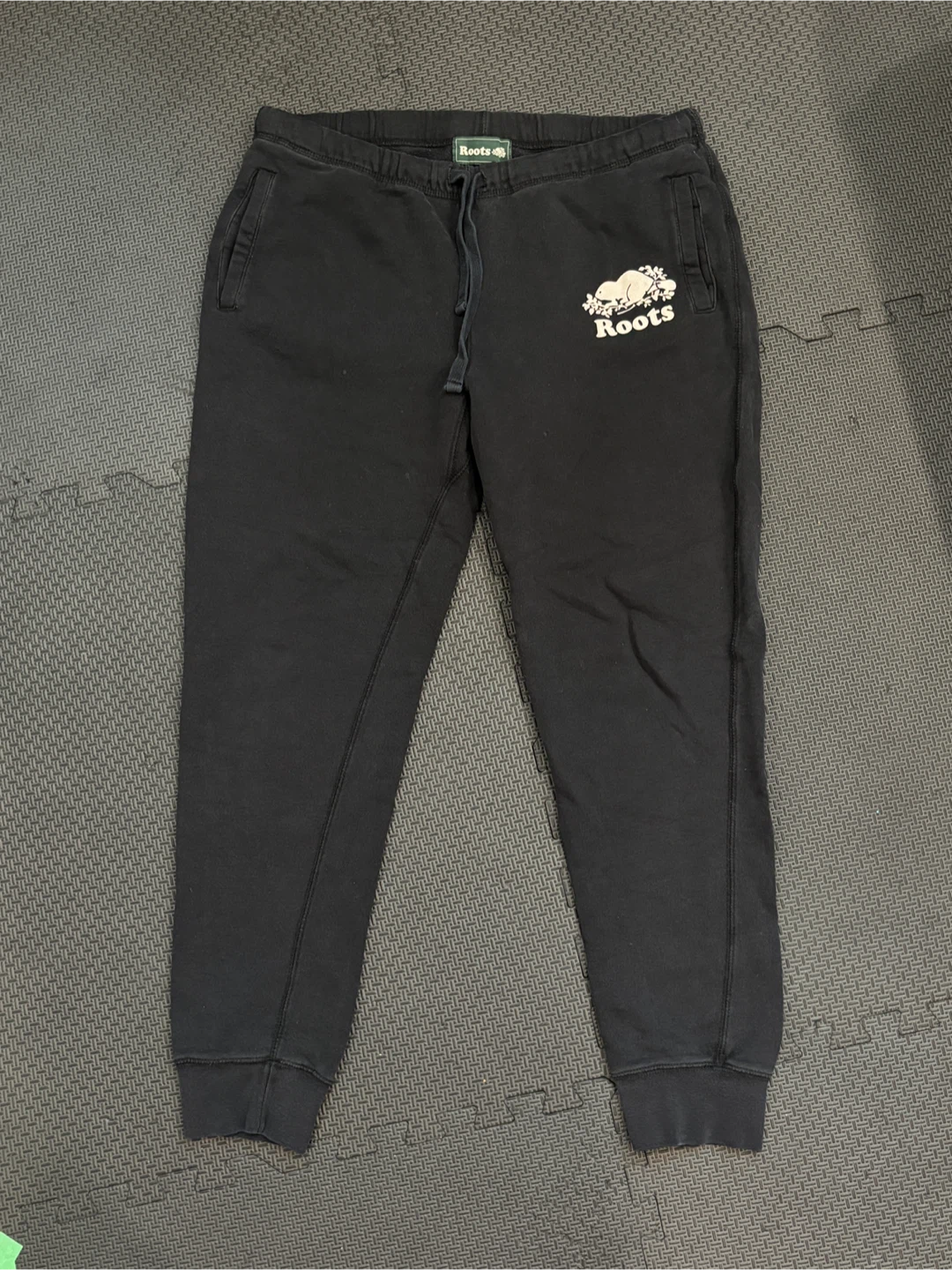 Roots Black Sweatpants - Size M