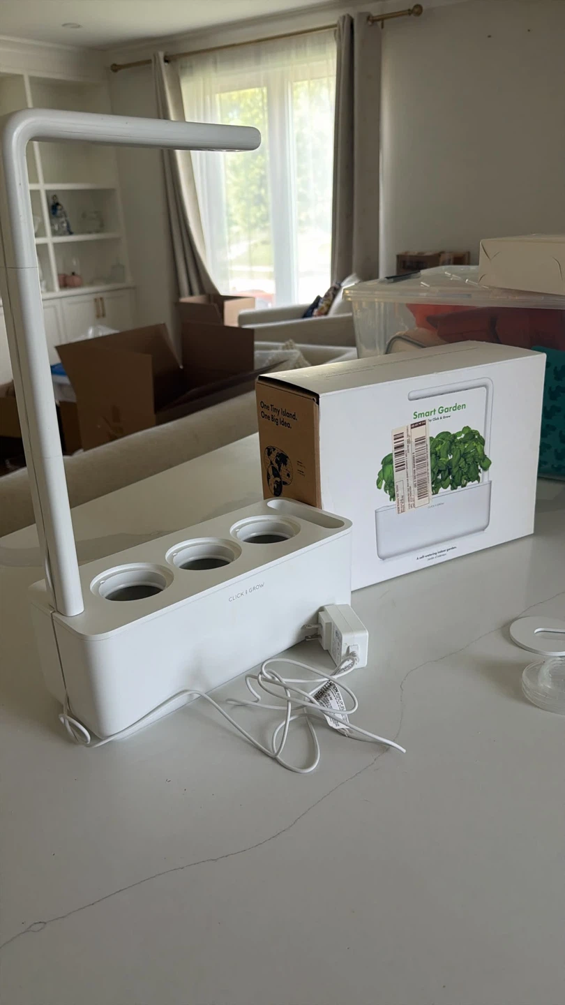 Click & Grow Smart Garden