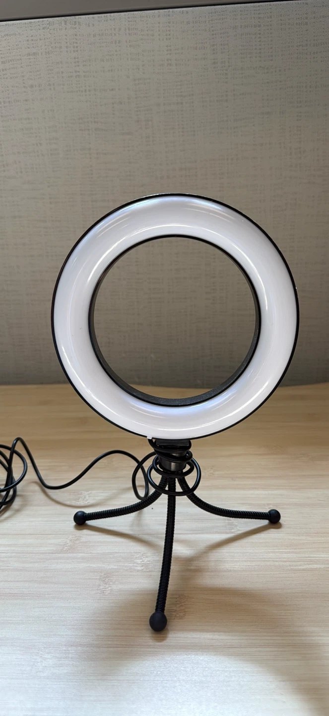 LED Ring Light with Tripod - photo 2