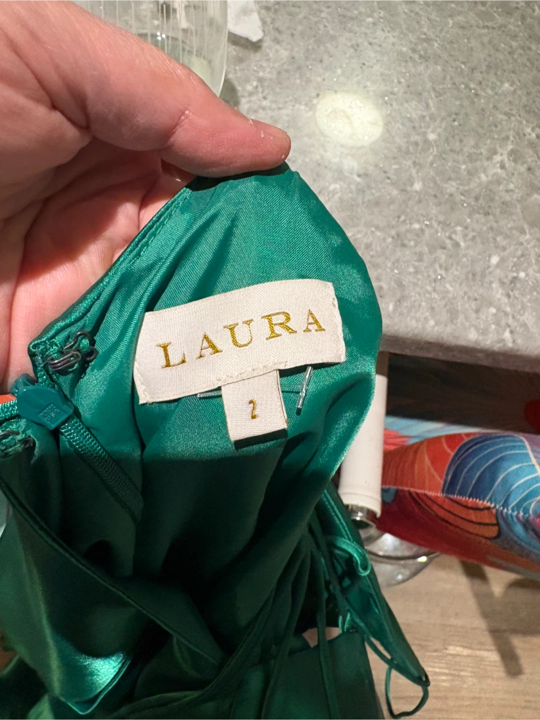 Turns heads in this stunning emerald gown  size 2 - photo 4
