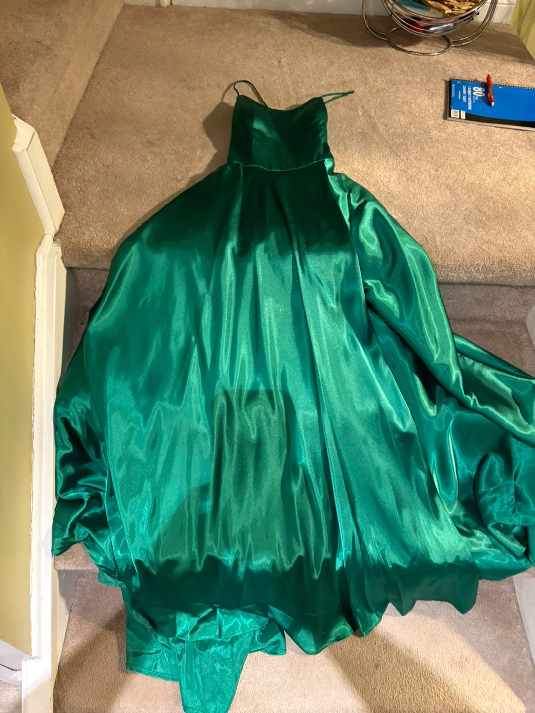 Turns heads in this stunning emerald gown  size 2 - photo 5
