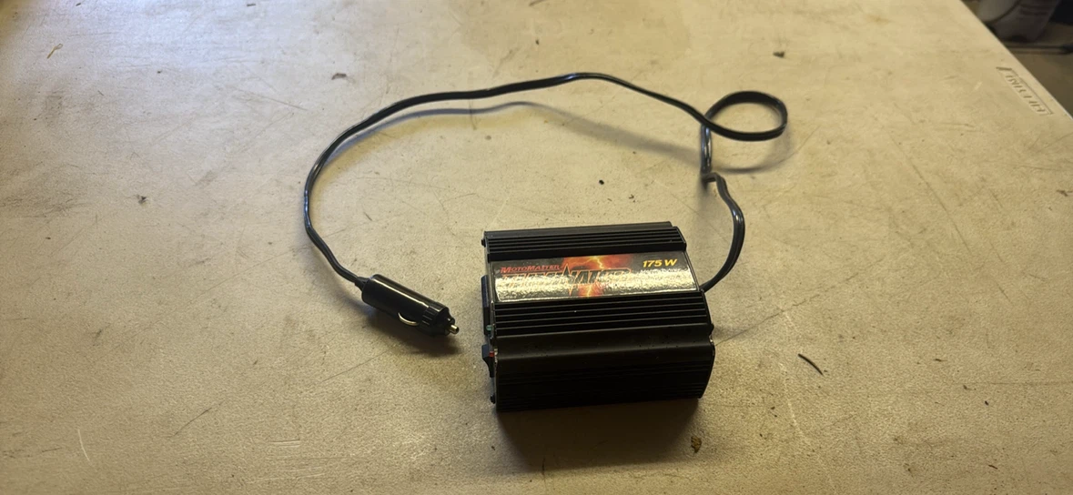 Motomaster 175W Power Inverter
