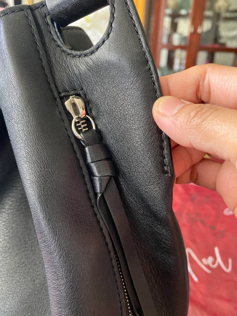 Bally Black Leather Hobo Bag - photo 5
