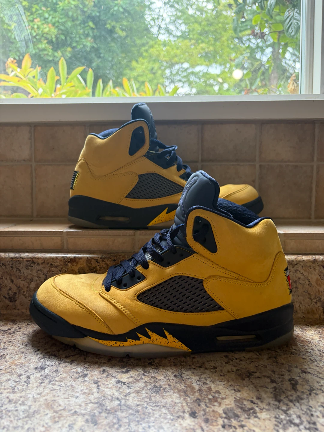 Jordan 5 "Inspire" Yellow Navy Sneakers