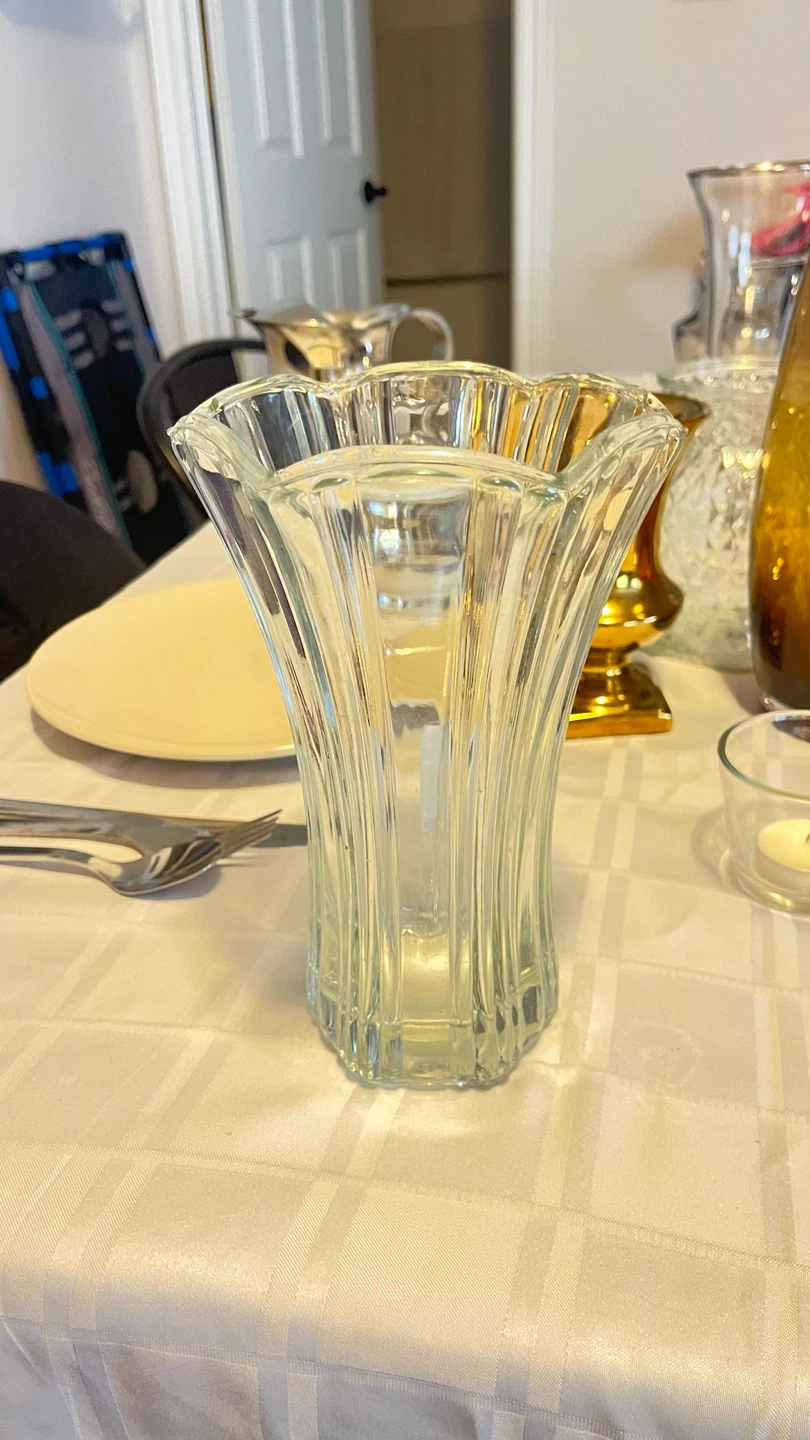 Various crystal vases $10 each - photo 3
