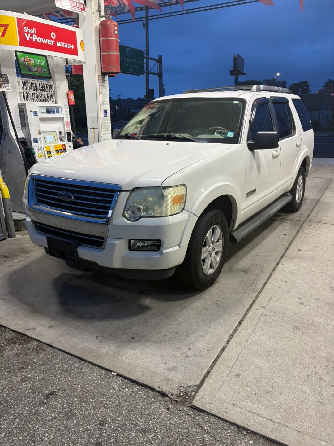 White Ford Explorer SUV - photo 2