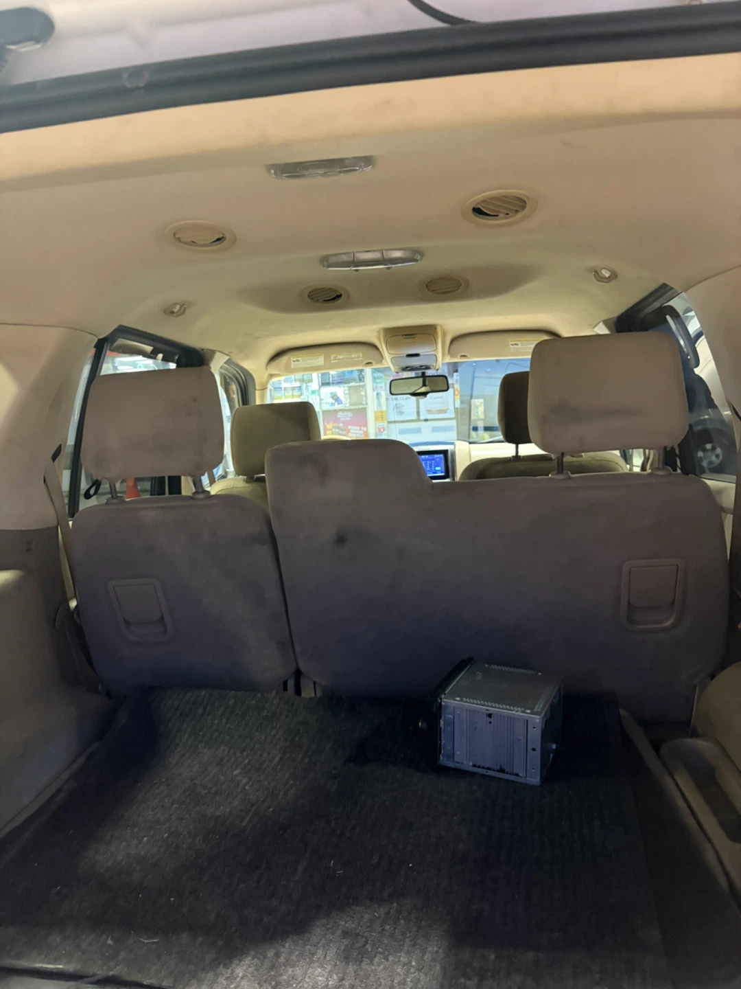 White Ford Explorer SUV - photo 4