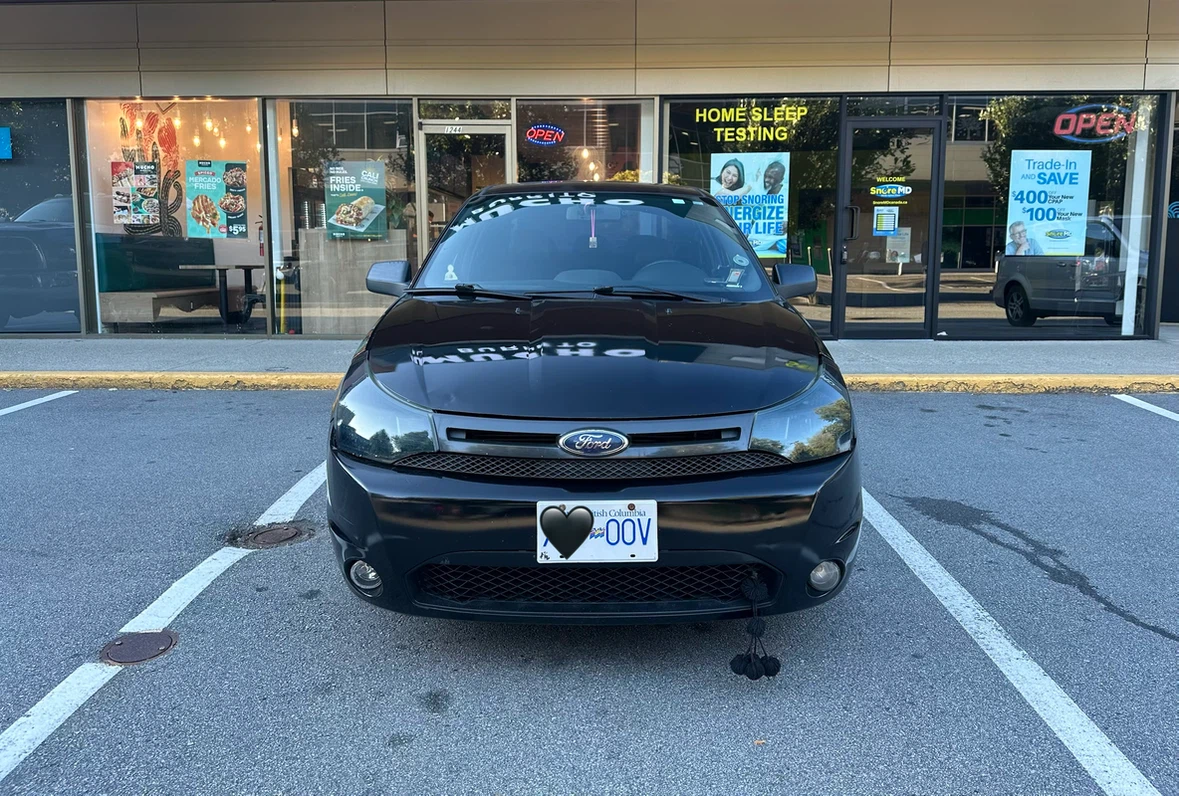 Ford Focus Sedan - photo 2