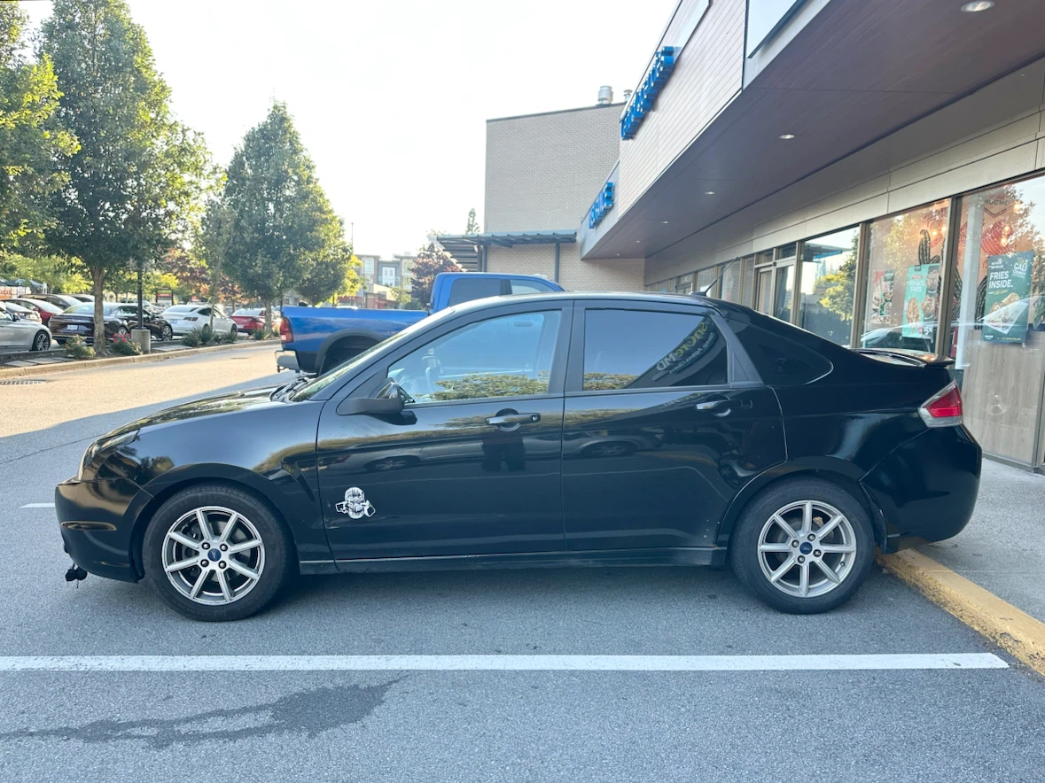 Ford Focus Sedan - photo 3