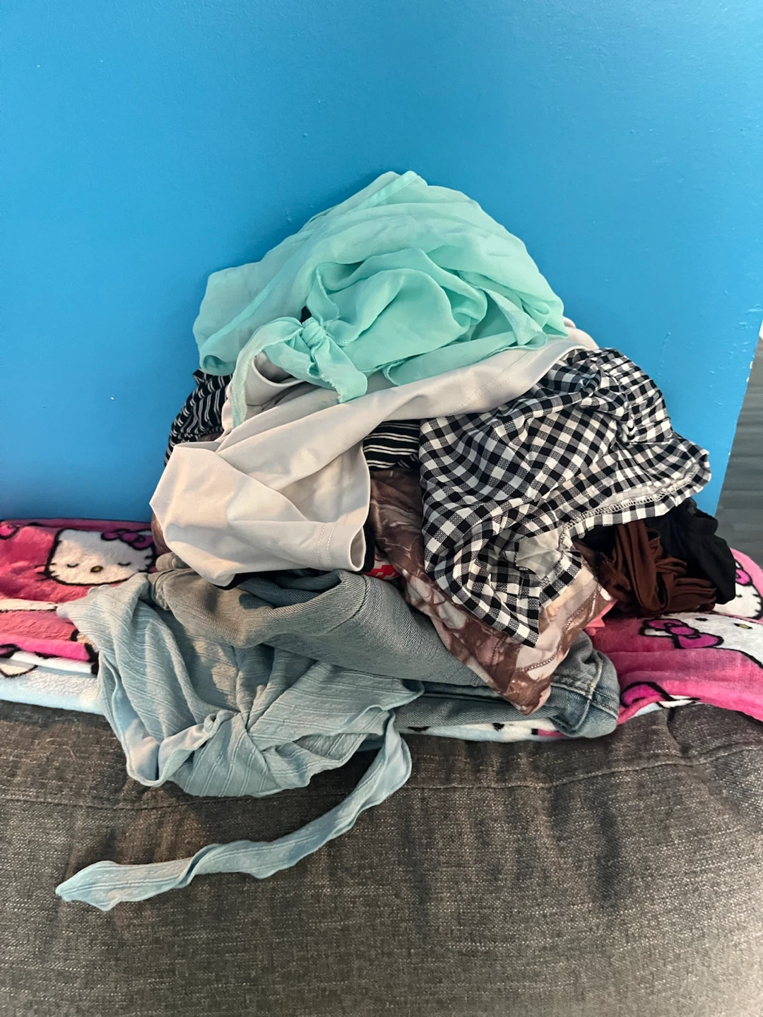 Bundle of Women's Clothing - photo 2