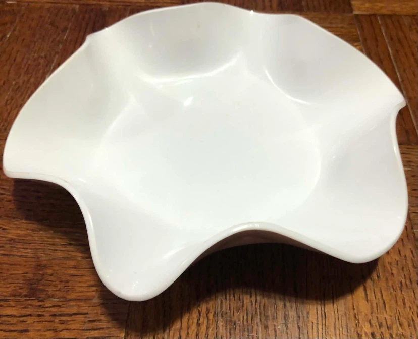 White Ruffled Serving Bowl - photo 2