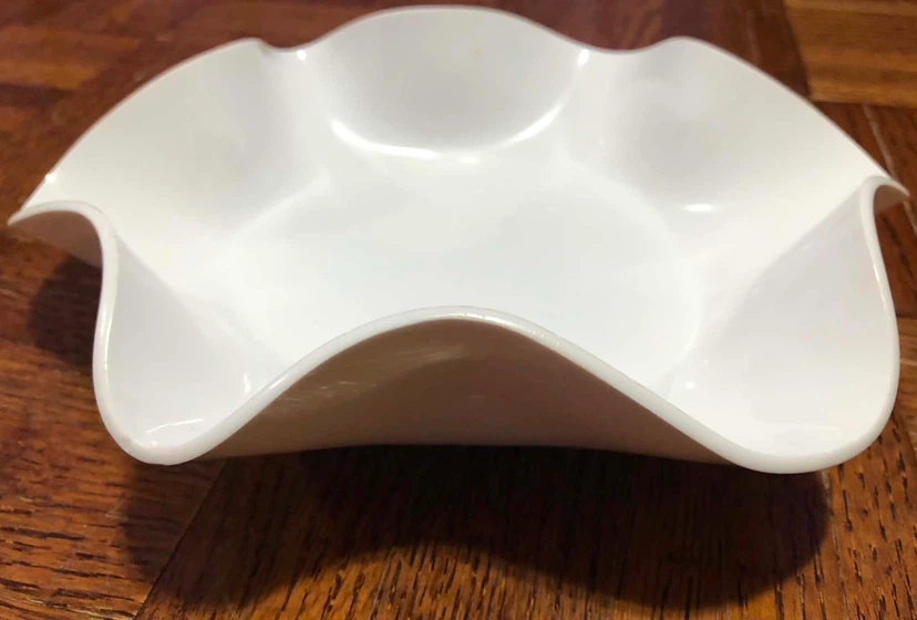 White Ruffled Serving Bowl - photo 3