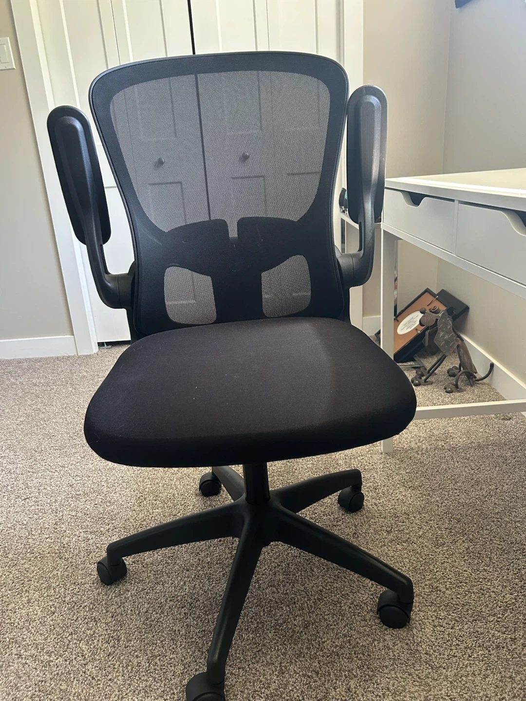 Black Mesh Task Chair