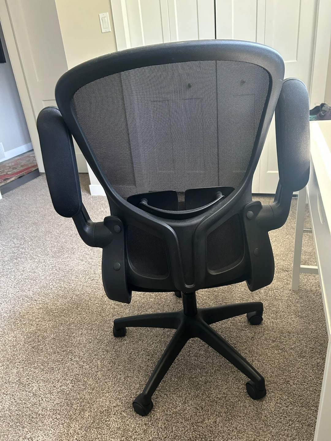 Black Mesh Task Chair - photo 2