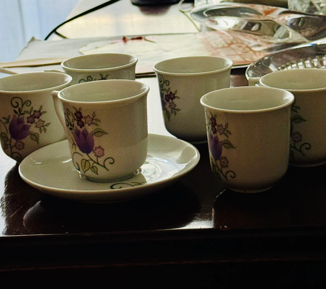 Ruby Porzellan Coffee Cups and Saucers Set