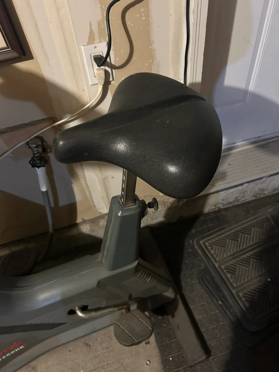 Life Fitness 9500HR Exercise Bike - photo 4