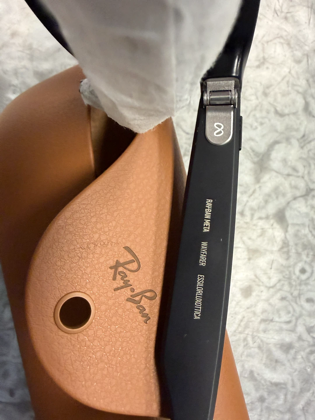 Ray-Ban Wayfarer Sunglasses with Case - photo 3