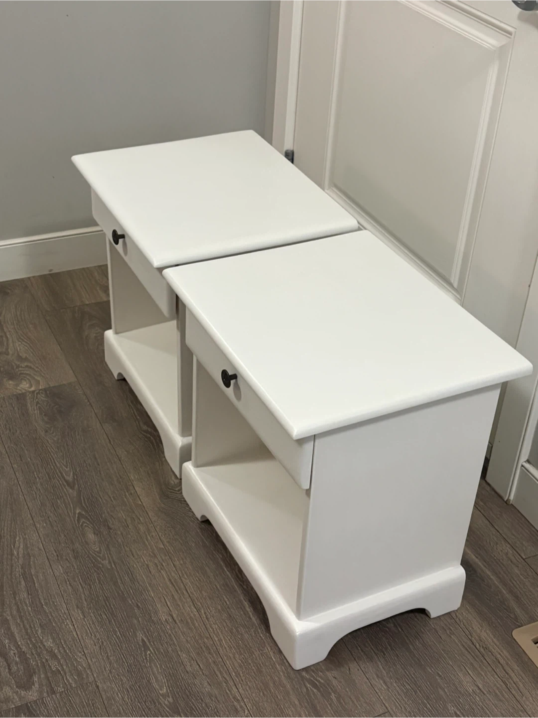 White Nightstands (Pair) - photo 4