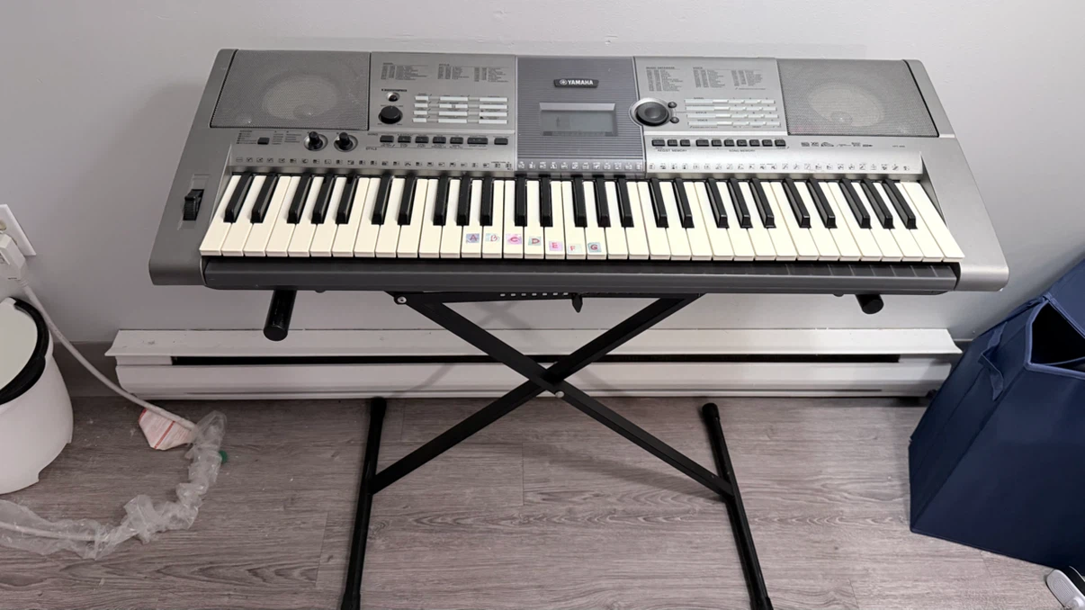 Yamaha Portable Grand Keyboard YPT-400 with Stand