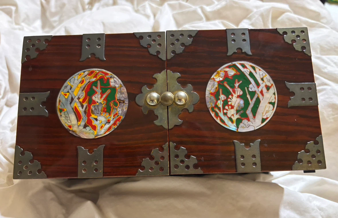 Vintage Korean jewelry box