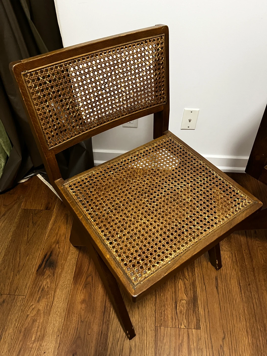 Vintage wooden chair - photo 3