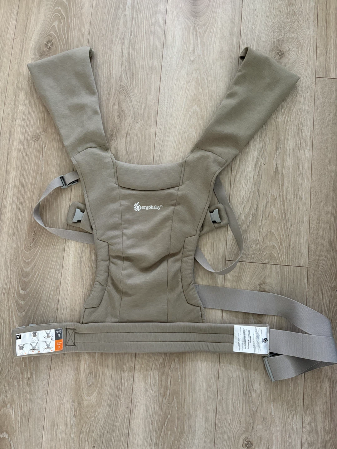 Ergobaby embrace carrier - soft olive
