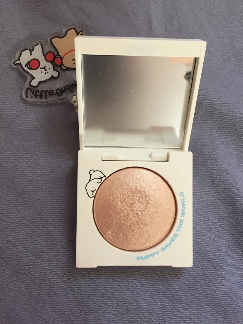 Little Ondine x Maltese Glitter highlighter