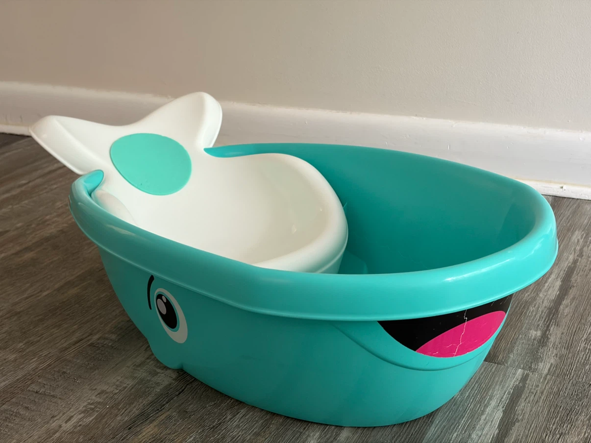 Fisher-Price Baby to Toddler Bath Whale Tub - photo 2