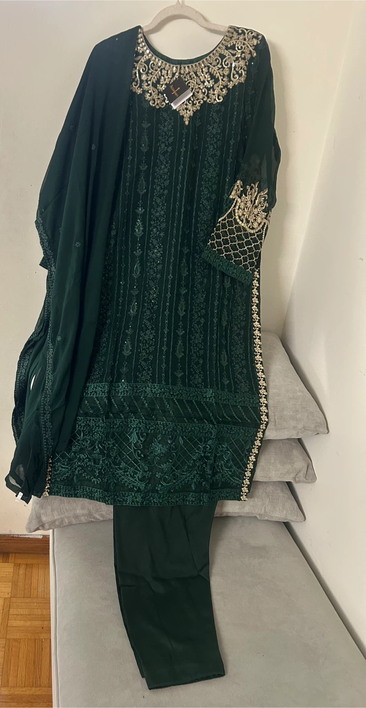 Women's Green Embroidered  Suit Large - photo 4