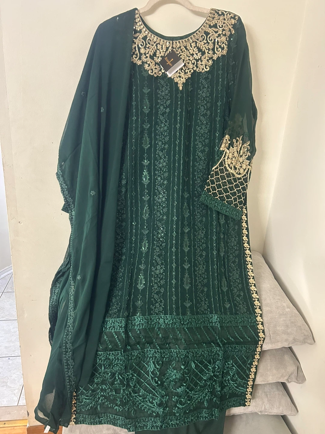Women's Green Embroidered  Suit Large - photo 5