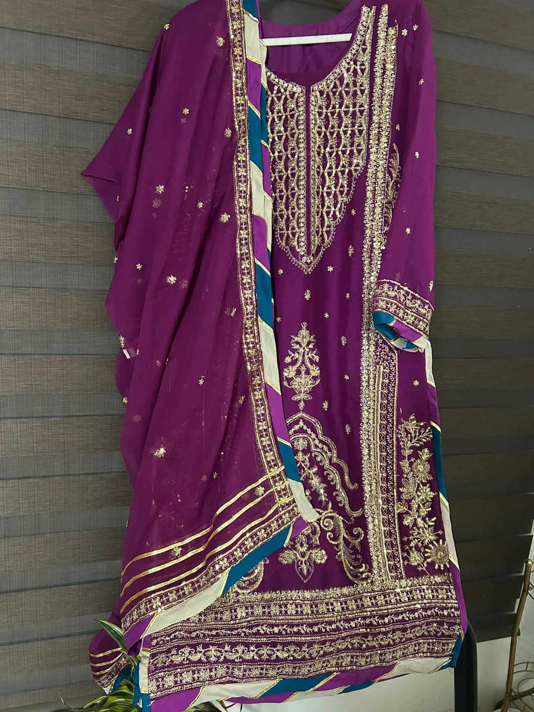 New  Asim Jofa Embroidered Suit - photo 2