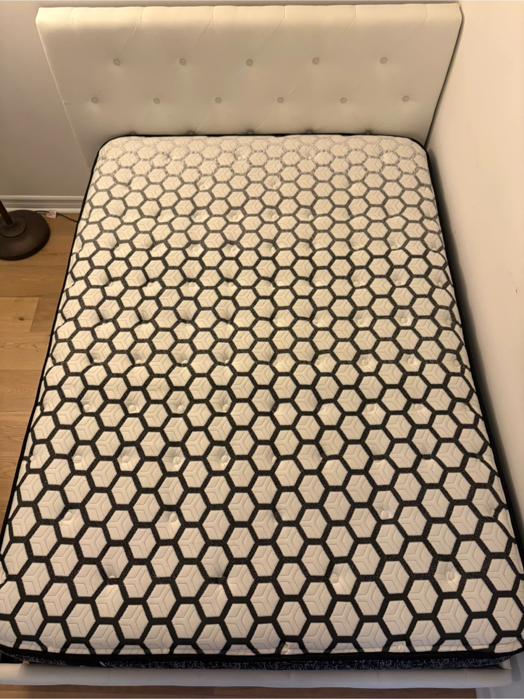 Sealy Posturepedic Double Mattress (Pristine condition!) - photo 3