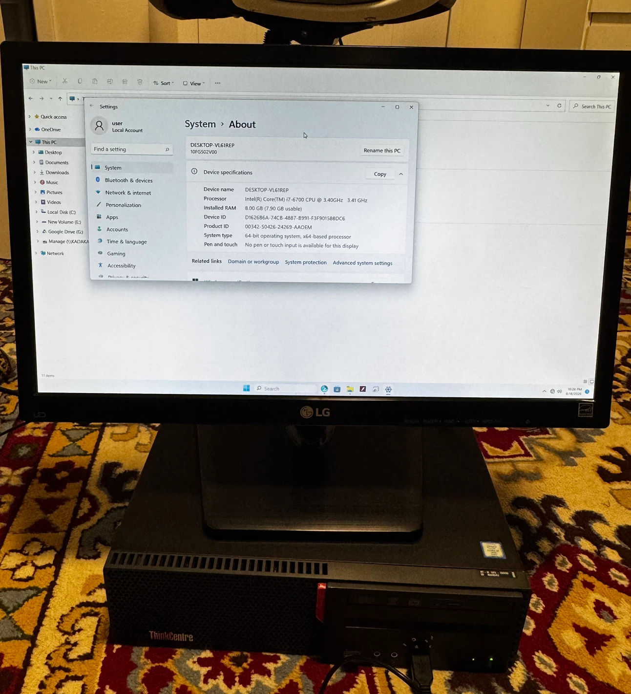Lenovo ThinkCentre M900 with LG 22M37D-B Monitor