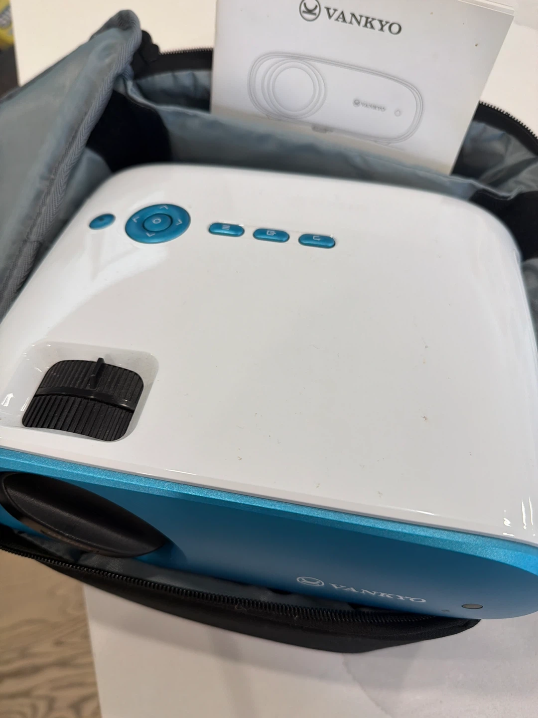 VANKYO Projector with Case - photo 2