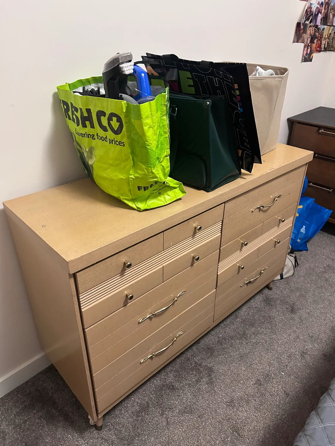 Dresser set