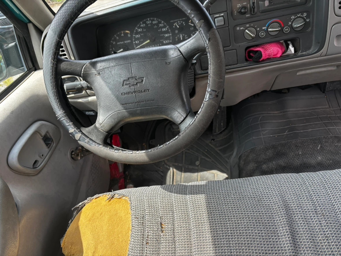 1995 Green Chevrolet C/K 1500 Pickup Truck
