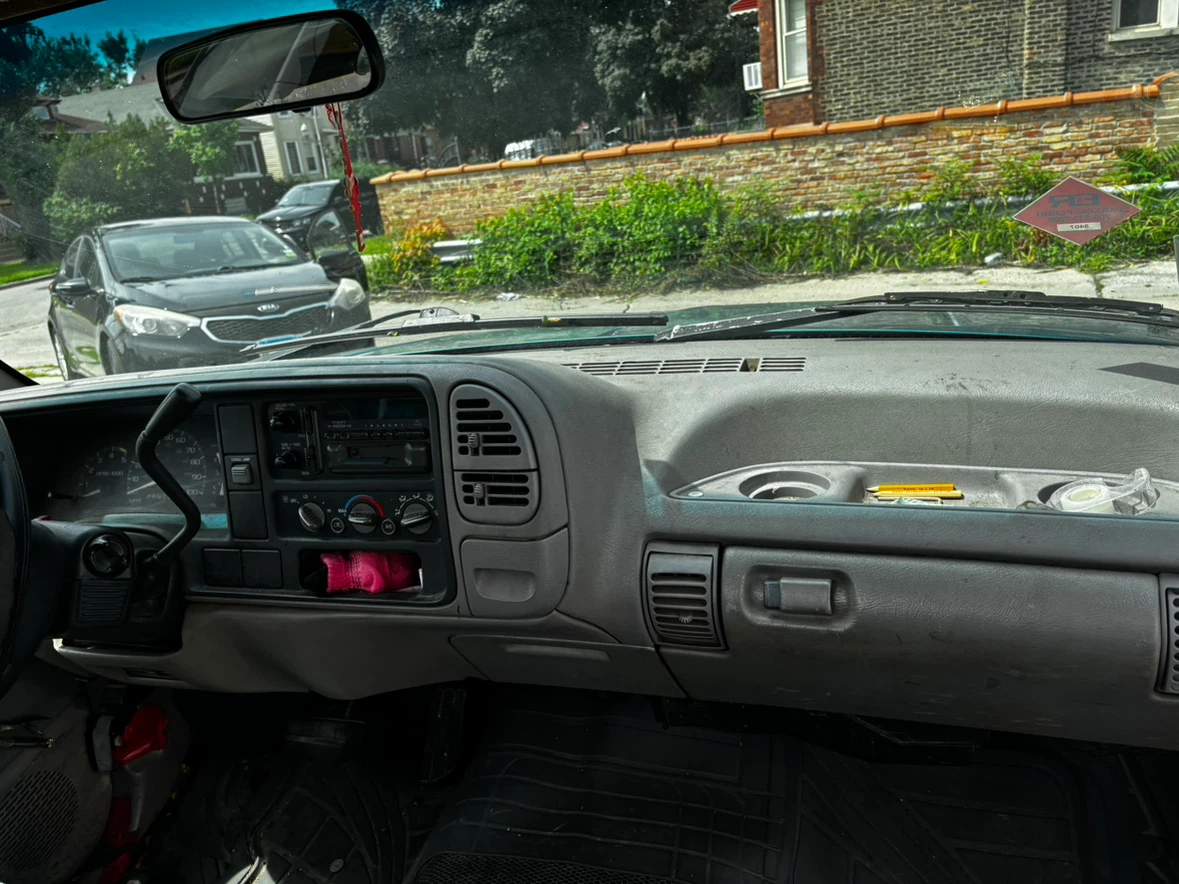 1995 Green Chevrolet C/K 1500 Pickup Truck - photo 2
