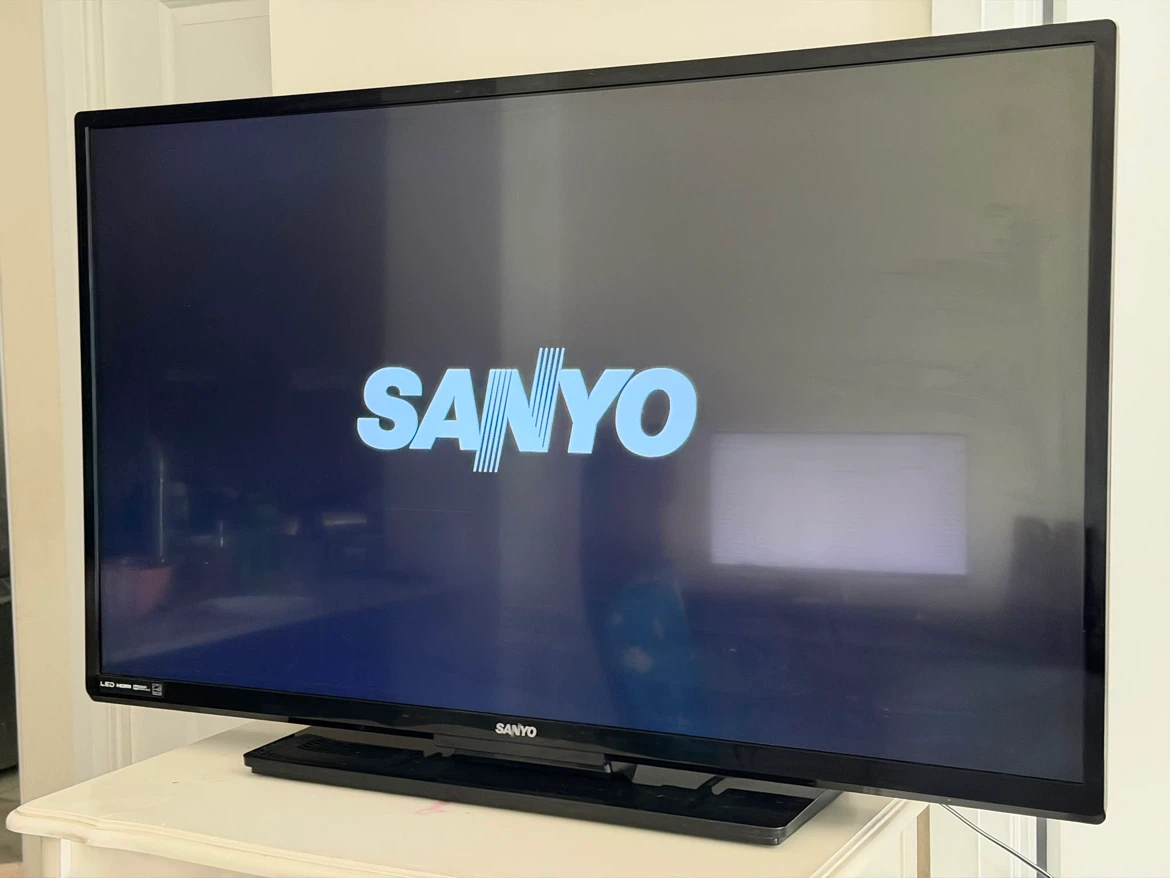 Sanyo TV 43 inches - photo 3
