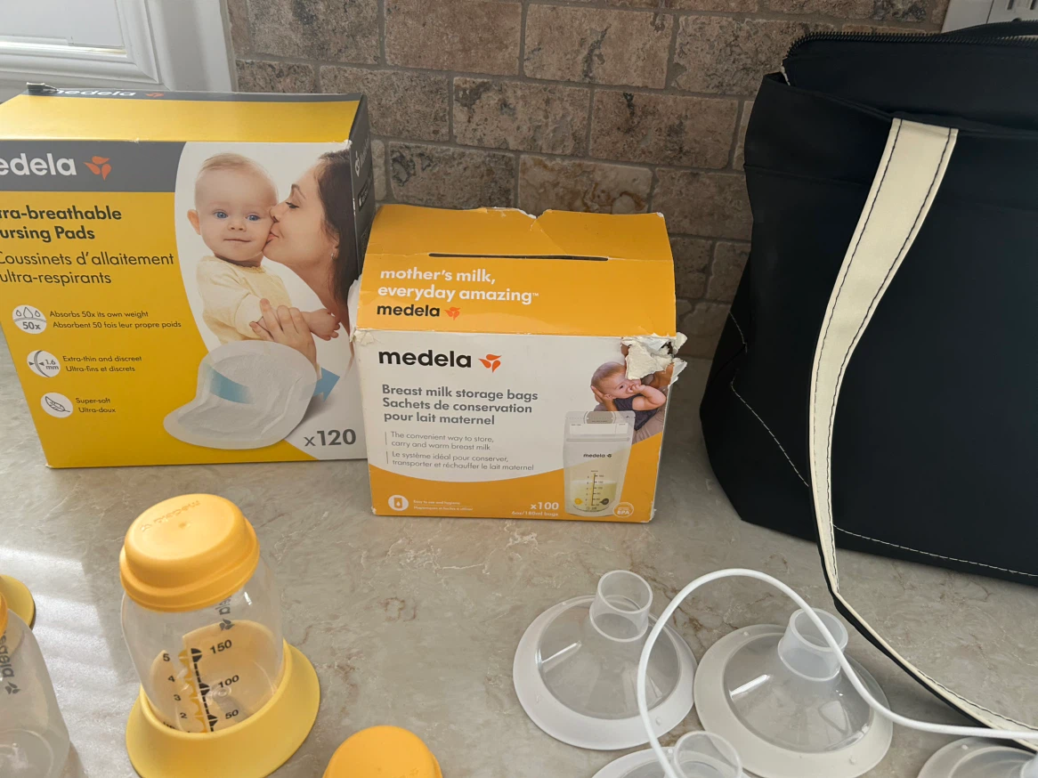 MEDELA FREESTYLE BREASTFEEDING PUMP & EXTRAS - photo 2