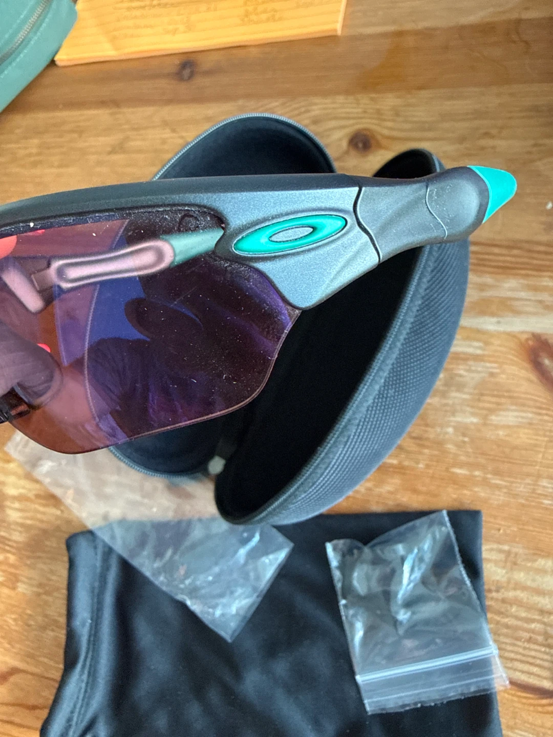 Oakley Sunglasses with Case and Accessories - photo 5
